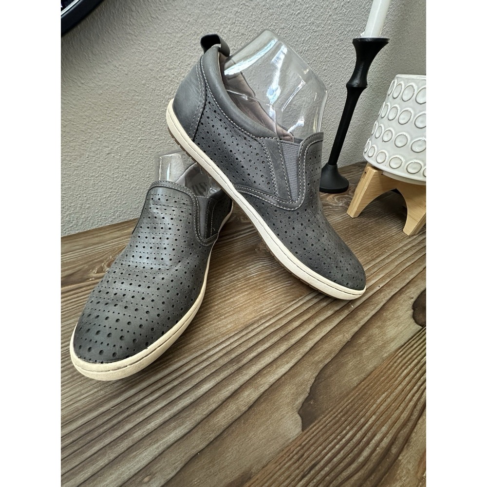 Taos Womens Court Slip On Shoe Size 9.5 Gray Perforated Sneaker Flat